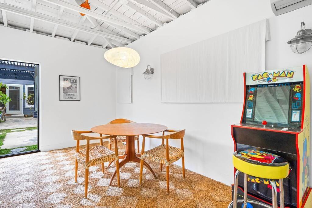 Venice With Game Room, Theater, Pool And * Los Angeles